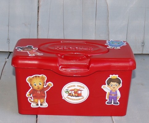 Plastic Wipes Container to Toddler’s Crayon Box – Kellis Kitchen