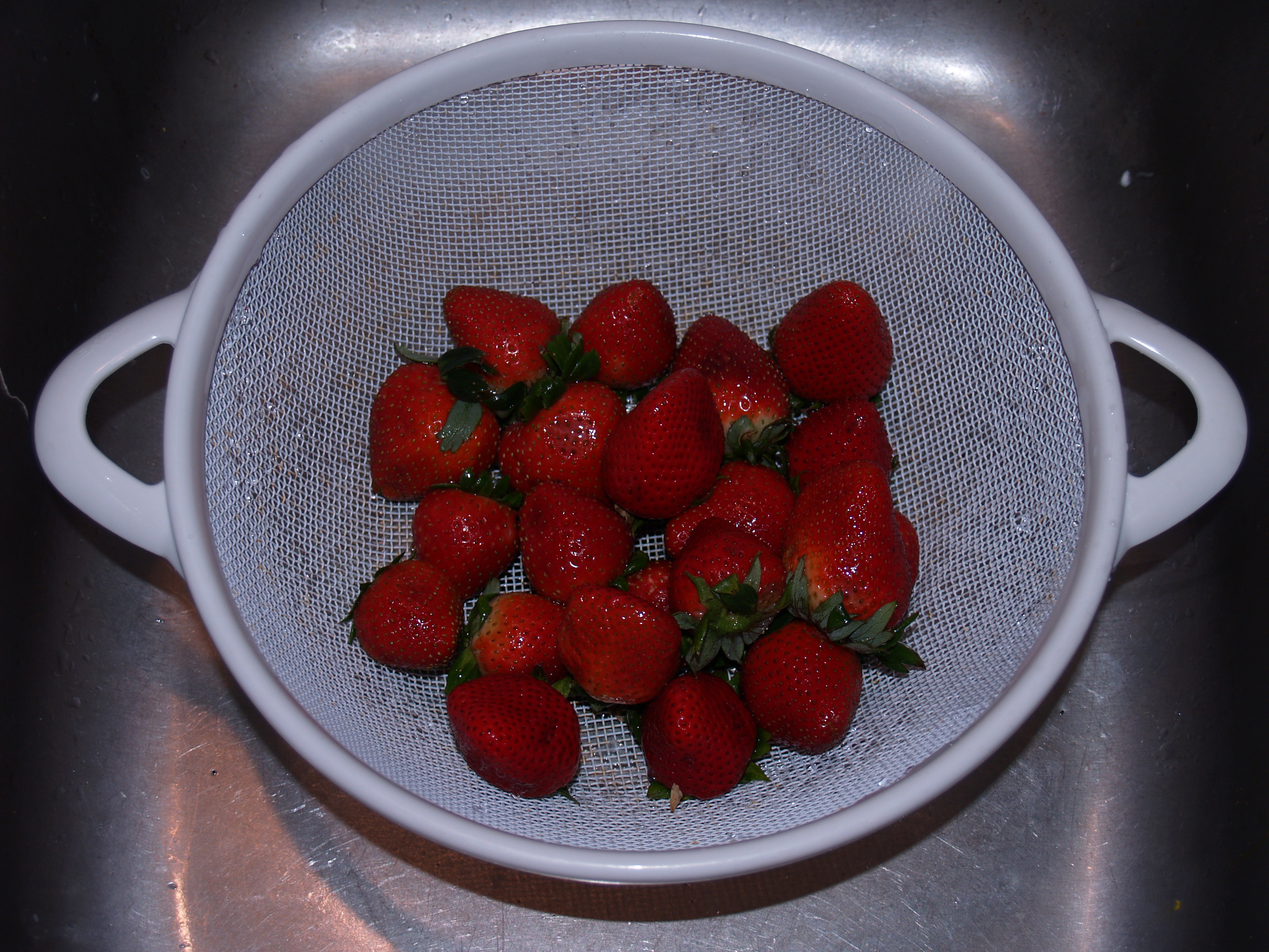 Do I have to pick/buy and put up on the same day? Today, it is snowing in Oklahoma and many people are home. It is the perfect day for making jam or marmalade! 