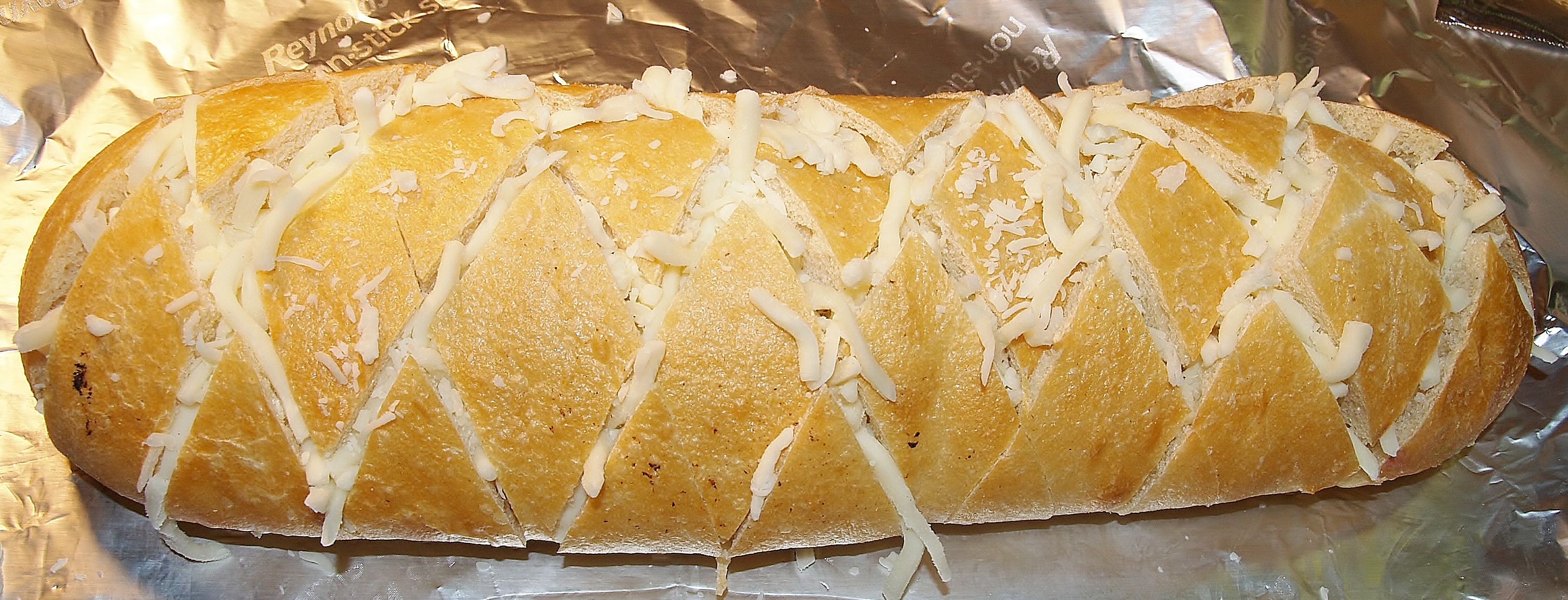 Cheesy Gooey Goodness in a loaf / Kelli's Retro Kitchen Arts