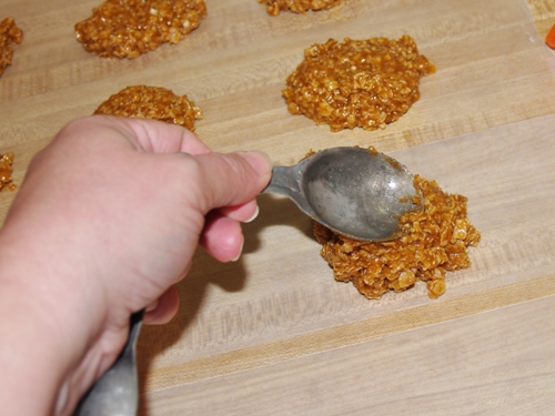 No Bake Pumpkin Oatmeal Cookies/Kelli’s Retro Kitchen Arts