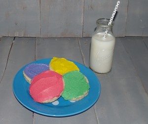 THICK AND SOFT SUGAR COOKIES WITH ICING