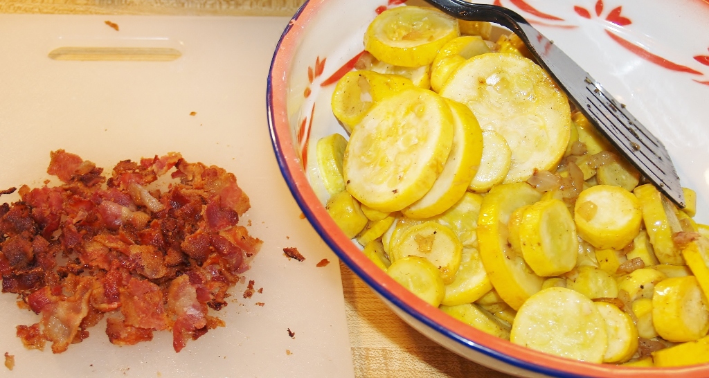 Bacon Ranch Squash Casserole #Putsomepiginit – Kellis Kitchen