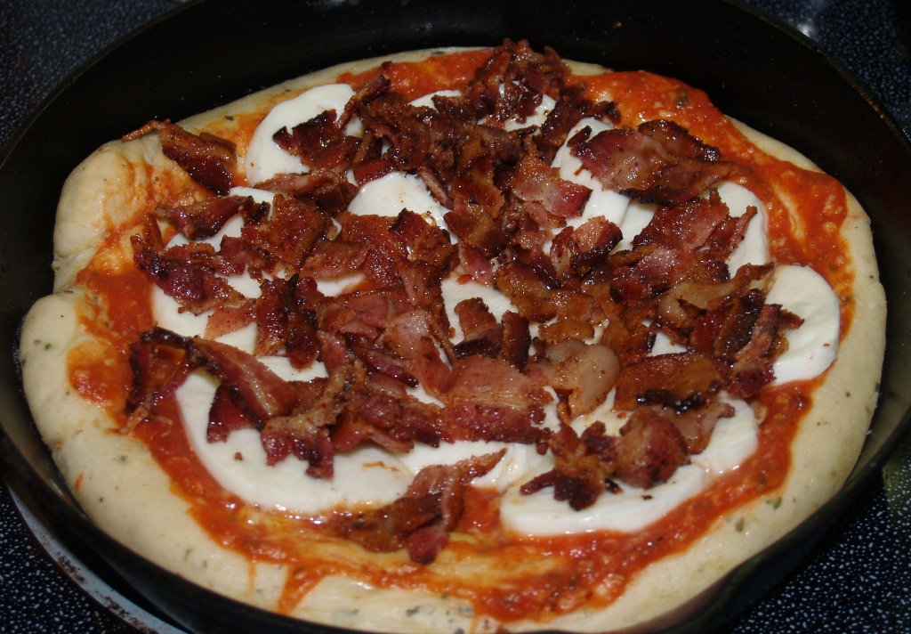 Bacon & Buffalo Mozzarella Pizza #baconmonth – Kellis Kitchen